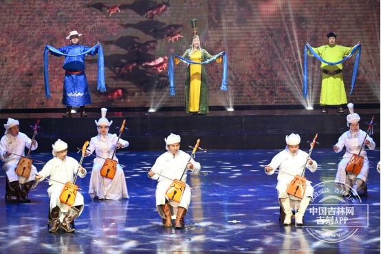 吉林省第三屆少數(shù)民族文藝會(huì)演開幕式在吉林市人民大劇院盛大舉行